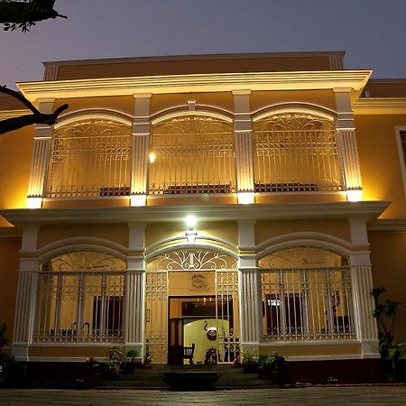 La Taara Hotel Auroville Exterior photo
